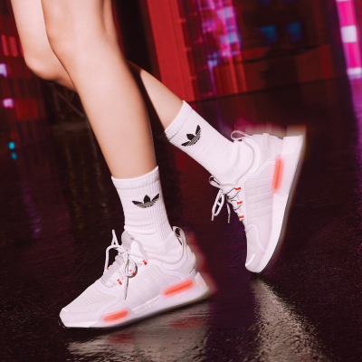 【adidas】BlackPink系列男/女 ORIGINALS NMD_V3 經典鞋-白